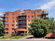 St-Laurent区1987年价优两睡房Condo
