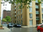 市中心2005年三半Condo
