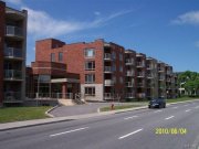 St-Laurent区2006年单卧Condo