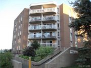St-Laurent区88年三卧超大Condo