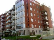 St-Laurent区价优2007年三卧超大Condo
